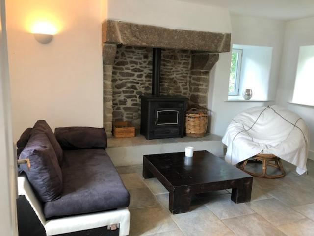 Merveilleux Cottage Dans Parc De 7,5 Hectares Saint-Nicolas-du-Pelem Экстерьер фото
