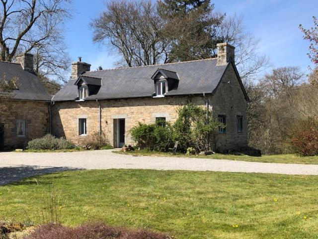 Merveilleux Cottage Dans Parc De 7,5 Hectares Saint-Nicolas-du-Pelem Экстерьер фото